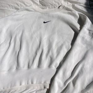Nike Classic Cropped Fleece Sweatshirt